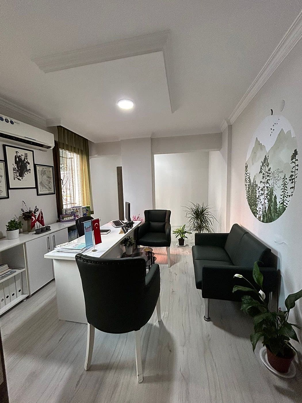 Okul idare ve kayıt ofisi
