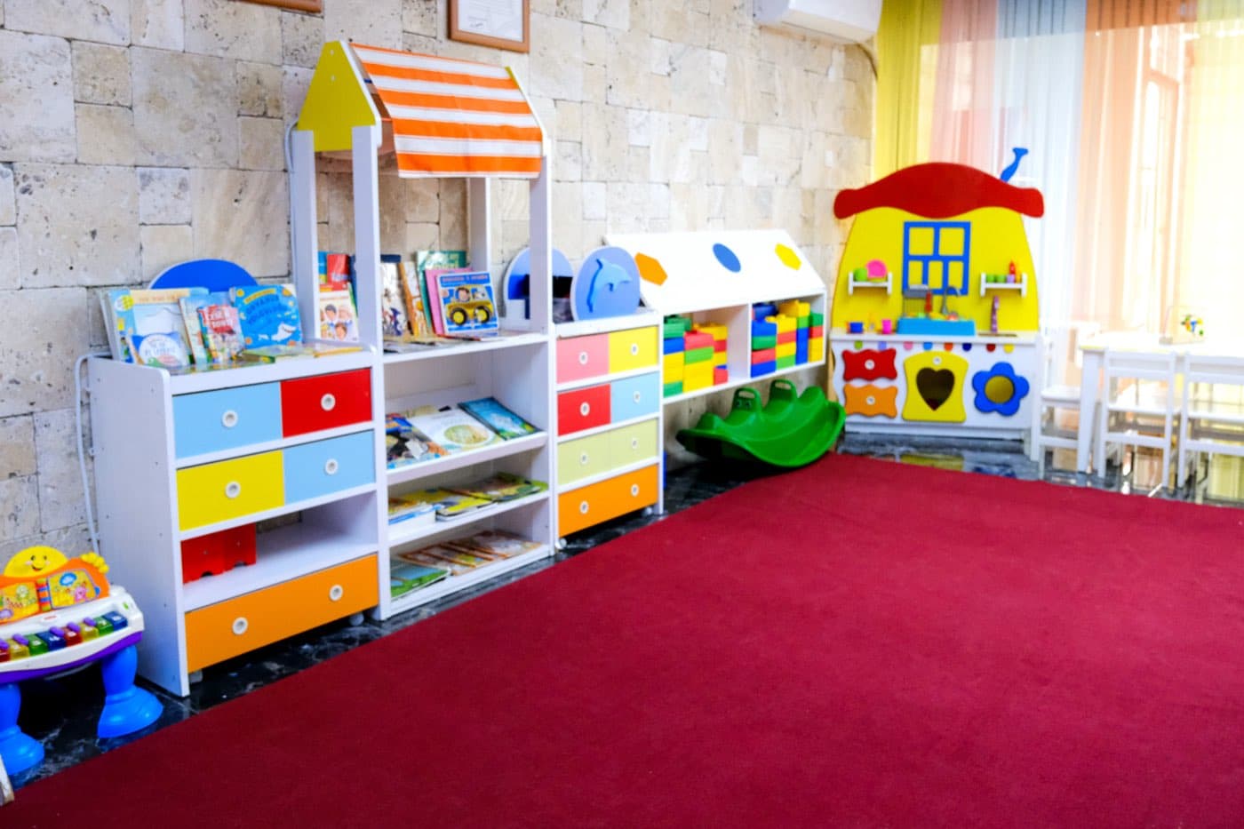 Kitaplık ve okuma köşemiz